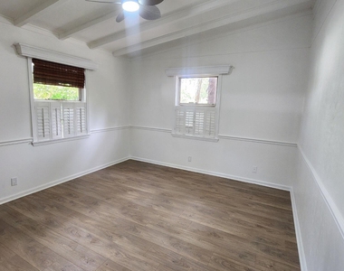 305 S Loxahatchee Drive - Photo Thumbnail 11