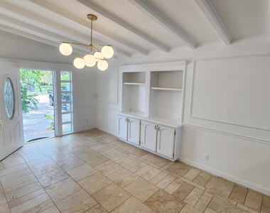 305 S Loxahatchee Drive - Photo Thumbnail 3