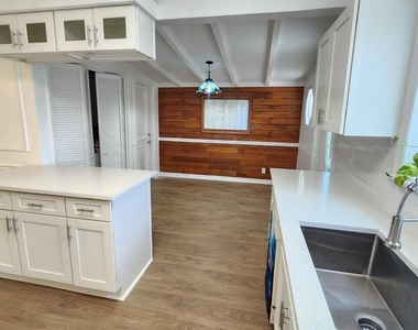 305 S Loxahatchee Drive - Photo Thumbnail 5