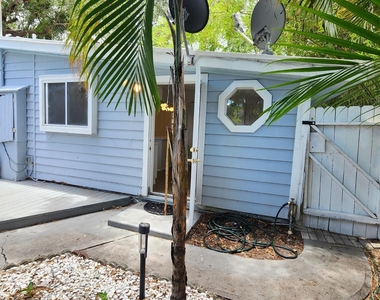 305 S Loxahatchee Drive - Photo Thumbnail 14