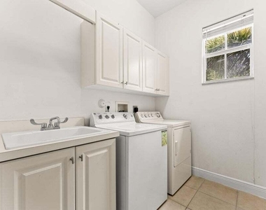 210 Ne 69th Circle - Photo Thumbnail 20