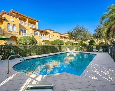 210 Ne 69th Circle - Photo Thumbnail 28
