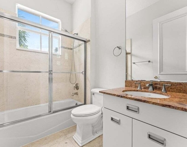 210 Ne 69th Circle - Photo Thumbnail 23
