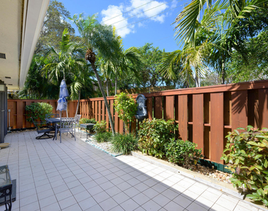 11335 Twelve Oaks Way - Photo Thumbnail 15