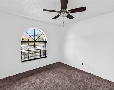 12382 Pleasant Green Way - Photo Thumbnail 29