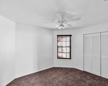 12382 Pleasant Green Way - Photo Thumbnail 3