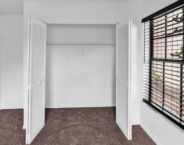 12382 Pleasant Green Way - Photo Thumbnail 7