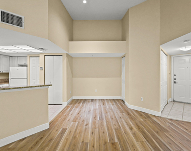 1100 S Crestwood Ct S - Photo Thumbnail 2
