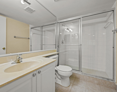1100 S Crestwood Ct S - Photo Thumbnail 15
