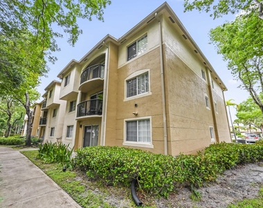 1100 S Crestwood Ct S - Photo Thumbnail 24