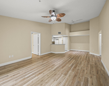 1100 S Crestwood Ct S - Photo Thumbnail 6