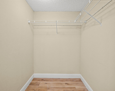 1100 S Crestwood Ct S - Photo Thumbnail 20