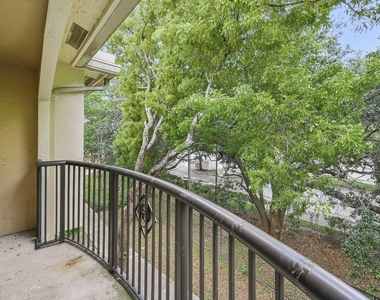 1100 S Crestwood Ct S - Photo Thumbnail 5