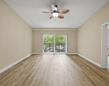 1100 S Crestwood Ct S - Photo Thumbnail 4