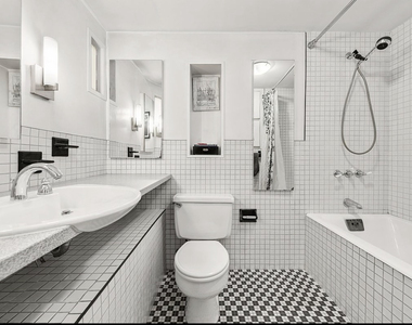 20 Pearl Street - Photo Thumbnail 5