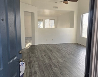 421 Steiner - Photo Thumbnail 2