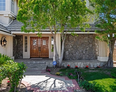 17830 Arvida Drive - Photo Thumbnail 2
