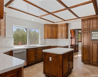 17830 Arvida Drive - Photo Thumbnail 5