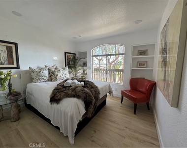 8514 E Baker Hill Road - Photo Thumbnail 3