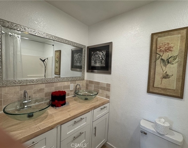 8514 E Baker Hill Road - Photo Thumbnail 5