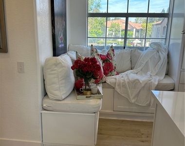 8514 E Baker Hill Road - Photo Thumbnail 8