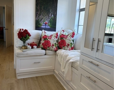 8514 E Baker Hill Road - Photo Thumbnail 6