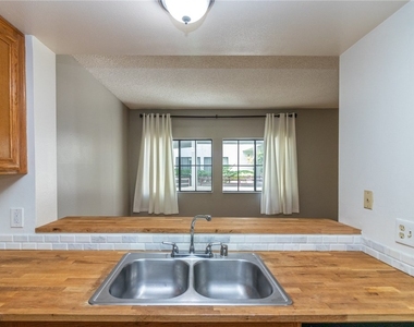 730 W 4th Street - Photo Thumbnail 3