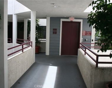 730 W 4th Street - Photo Thumbnail 11