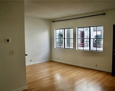 730 W 4th Street - Photo Thumbnail 32