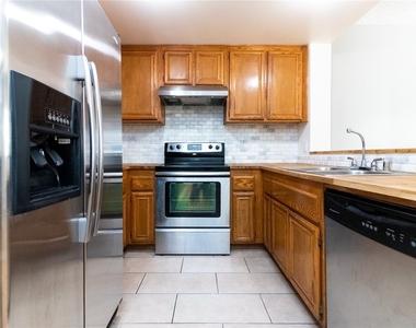730 W 4th Street - Photo Thumbnail 1