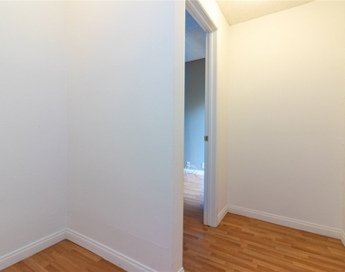 730 W 4th Street - Photo Thumbnail 9