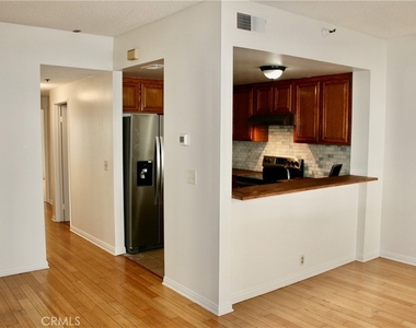 730 W 4th Street - Photo Thumbnail 30