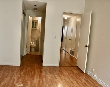 730 W 4th Street - Photo Thumbnail 23