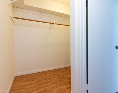 730 W 4th Street - Photo Thumbnail 8