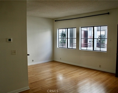 730 W 4th Street - Photo Thumbnail 33
