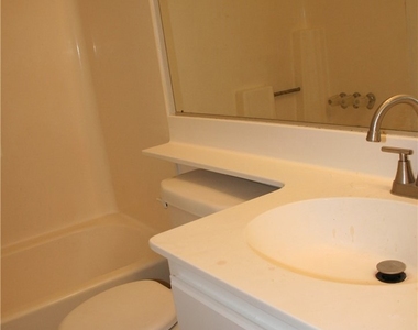 730 W 4th Street - Photo Thumbnail 13