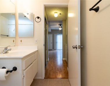 730 W 4th Street - Photo Thumbnail 7
