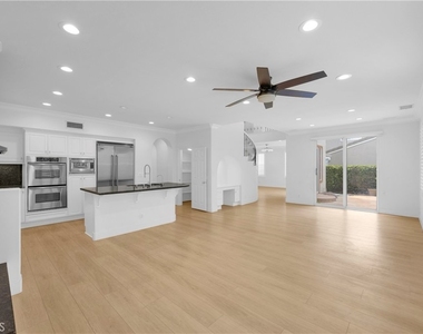5271 Pearce Drive - Photo Thumbnail 12