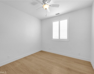 5271 Pearce Drive - Photo Thumbnail 25