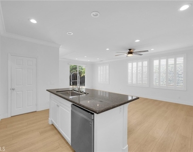 5271 Pearce Drive - Photo Thumbnail 20