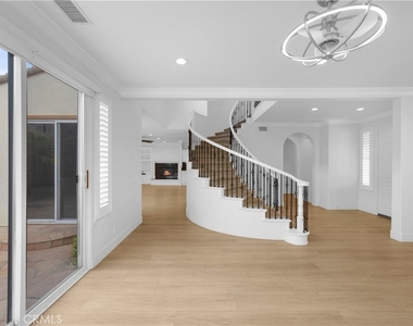 5271 Pearce Drive - Photo Thumbnail 6