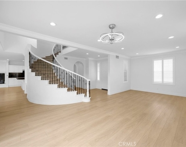 5271 Pearce Drive - Photo Thumbnail 7