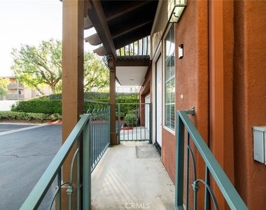 2813 Player Lane - Photo Thumbnail 1