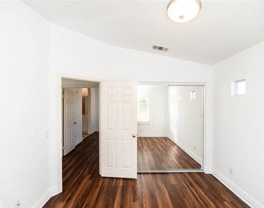 2813 Player Lane - Photo Thumbnail 14