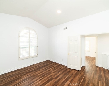 2813 Player Lane - Photo Thumbnail 18
