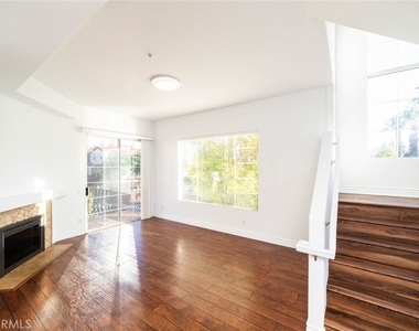 2813 Player Lane - Photo Thumbnail 2