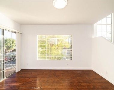 2813 Player Lane - Photo Thumbnail 3