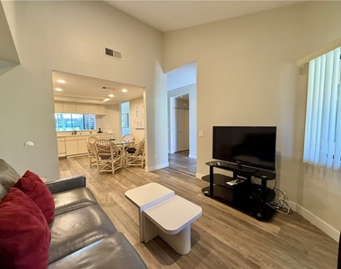 38613 Wisteria Drive - Photo Thumbnail 9