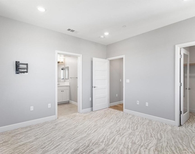 151 Manly Terrace - Photo Thumbnail 18