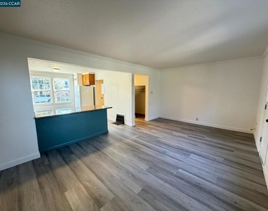 162 Calhoun St - Photo Thumbnail 10